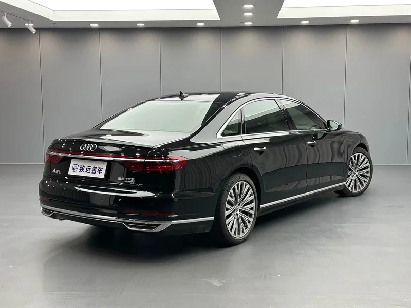 Audi A8 — фото 4