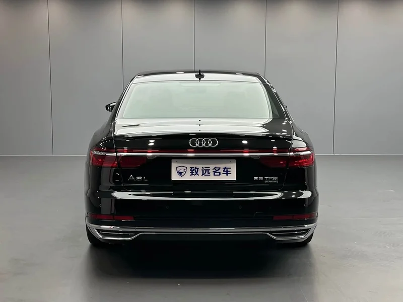 Audi A8 — фото 5