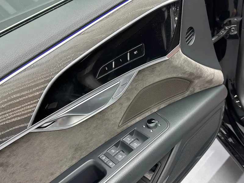 Audi A8 — фото 9