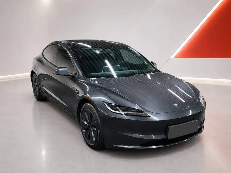 Tesla Model 3 — фото 3