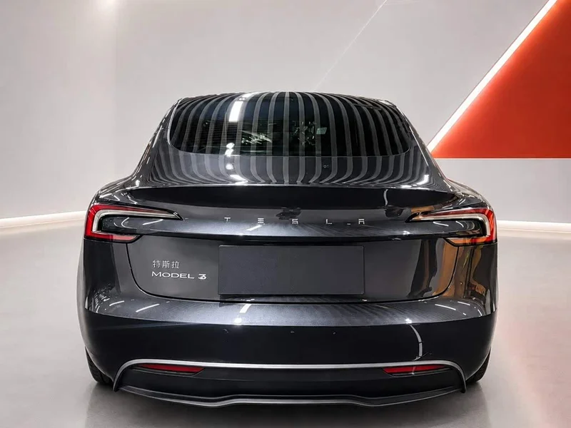 Tesla Model 3 — фото 5