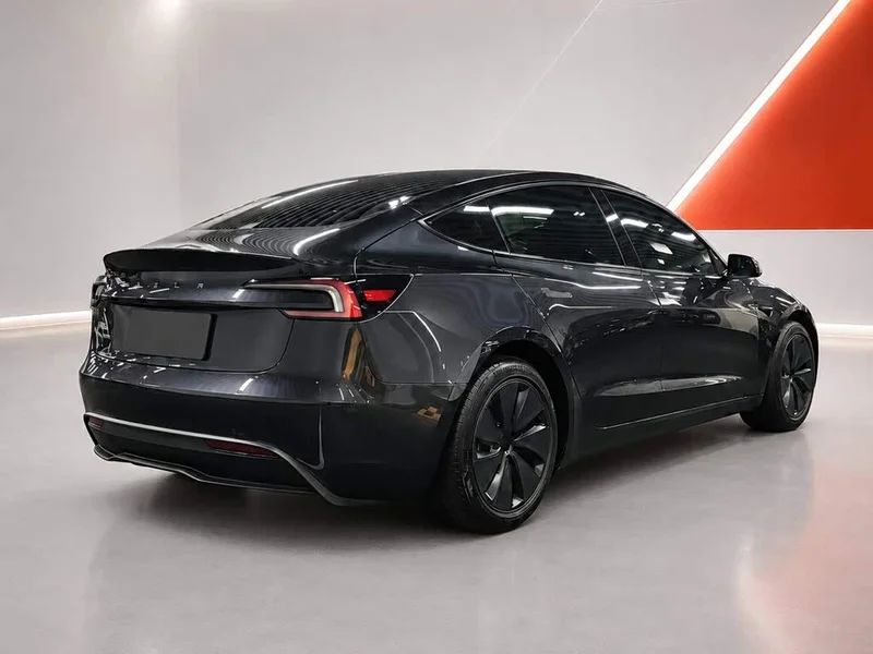Tesla Model 3 — фото 6