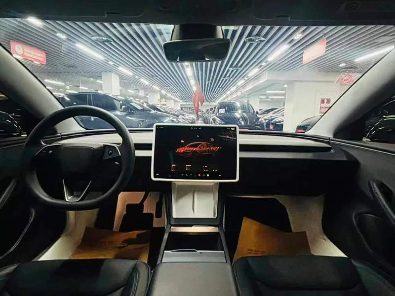 Tesla Model 3 — фото 8