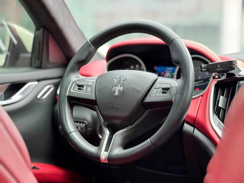 Maserati Ghibli — фото 12