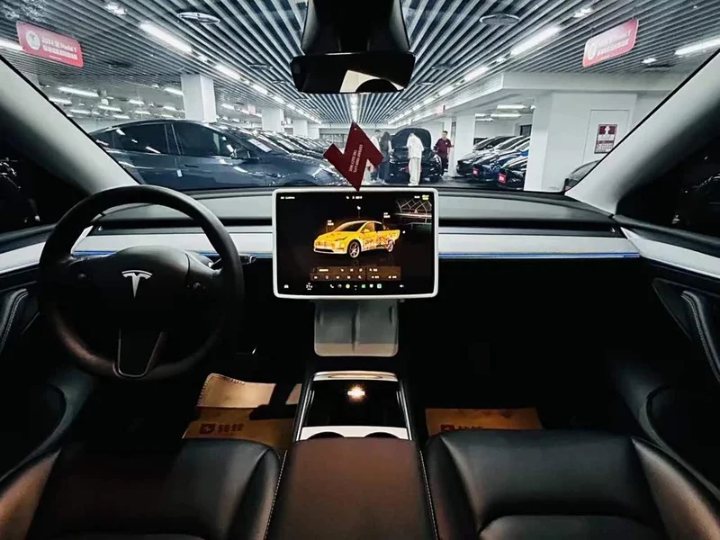 Tesla Model Y — фото 8