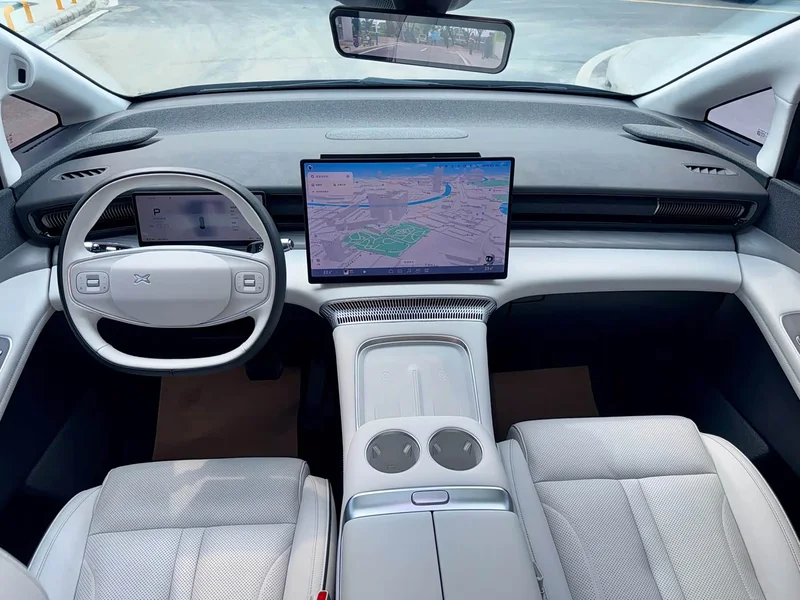 XPeng X9 — фото 11