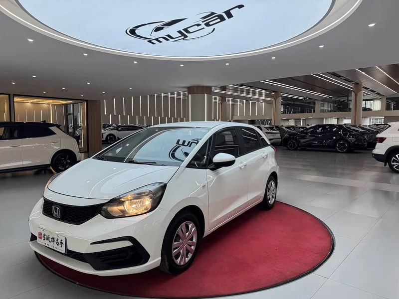 Honda Fit — фото 1