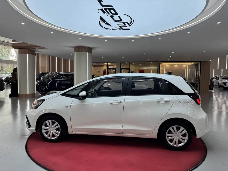 Honda Fit — фото 8