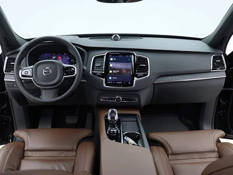 Volvo XC90 — фото 13