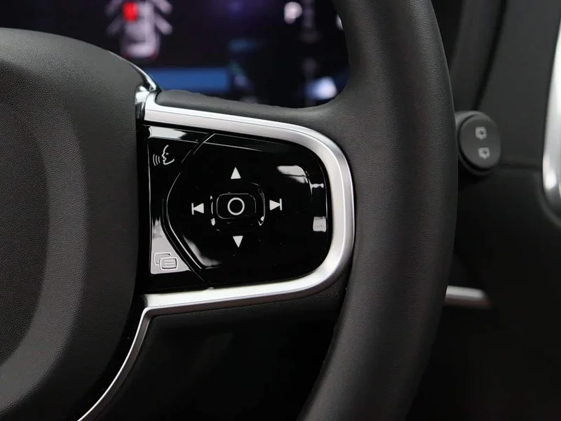 Volvo XC90 — фото 16