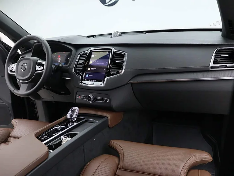 Volvo XC90 — фото 19