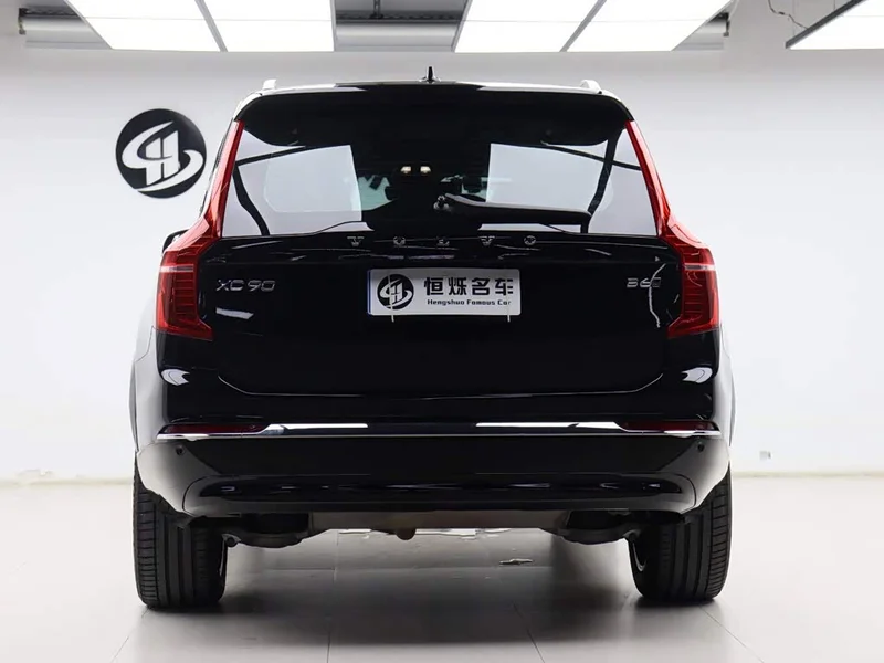 Volvo XC90 — фото 23