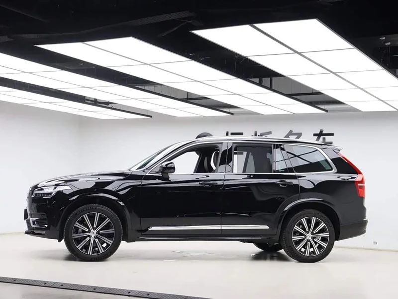 Volvo XC90 — фото 30