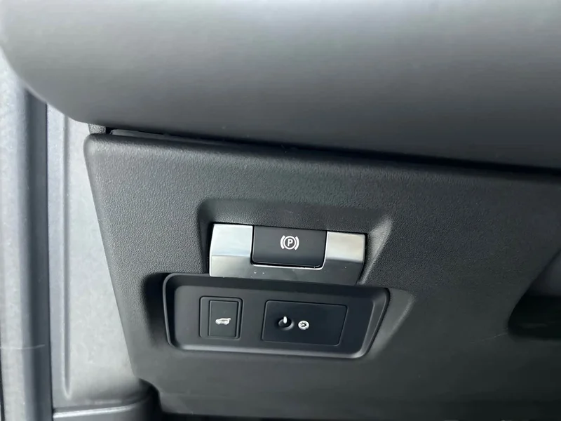 Land Rover Discovery — фото 15