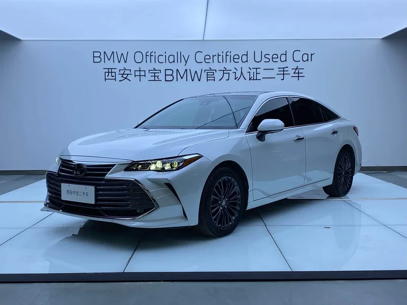 Toyota Avalon — фото 1