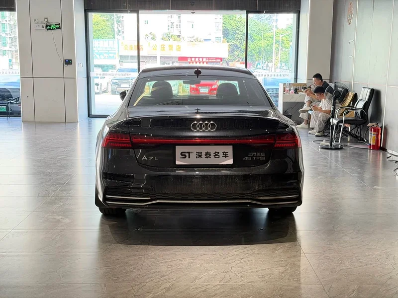 Audi A7L — фото 5