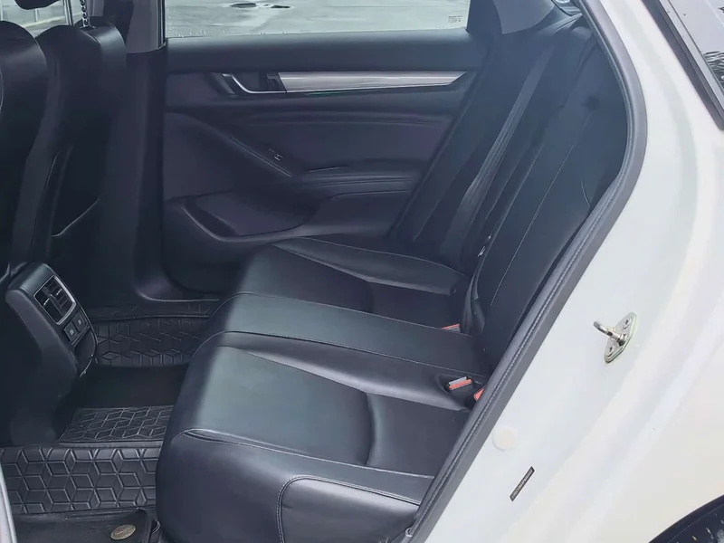 Honda Accord — фото 11
