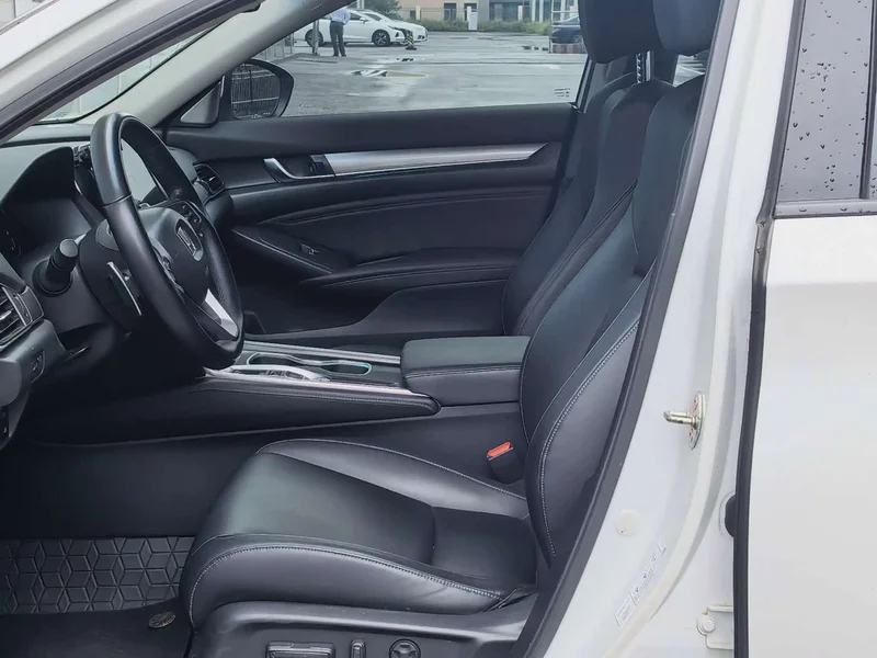 Honda Accord — фото 10