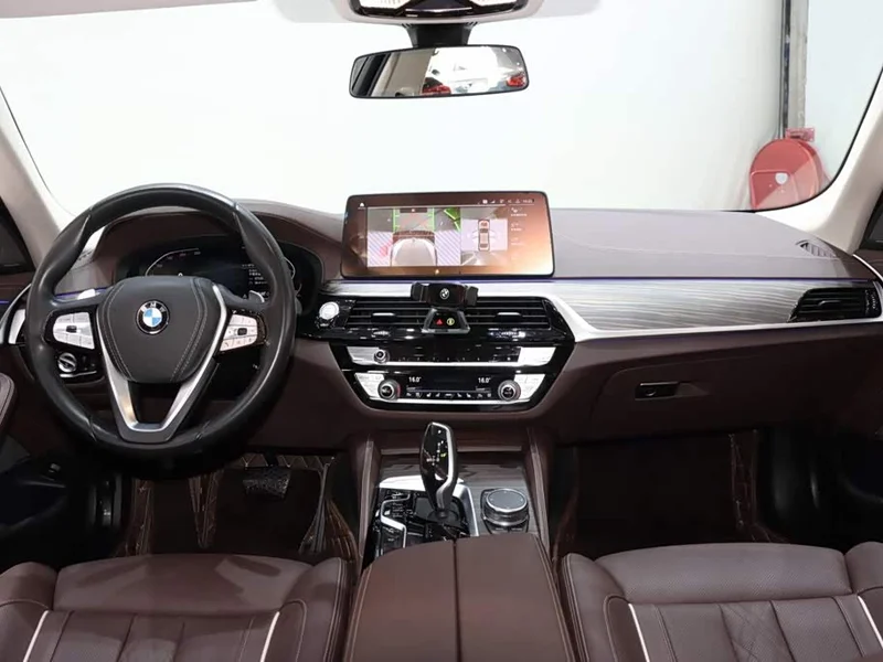 BMW 5-Series — фото 12