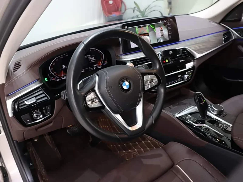 BMW 5-Series — фото 10