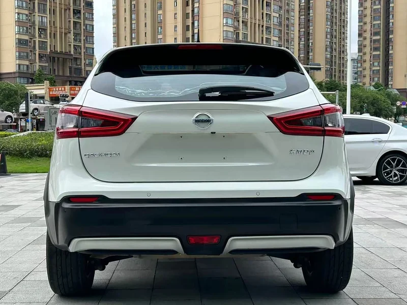Nissan Qashqai — фото 4