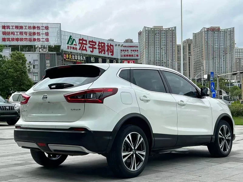 Nissan Qashqai — фото 5