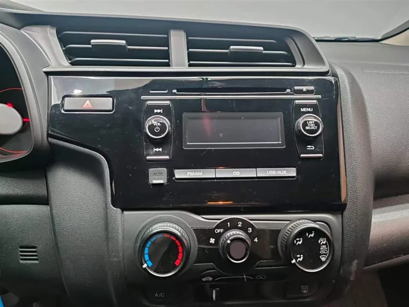 Honda Fit — фото 11