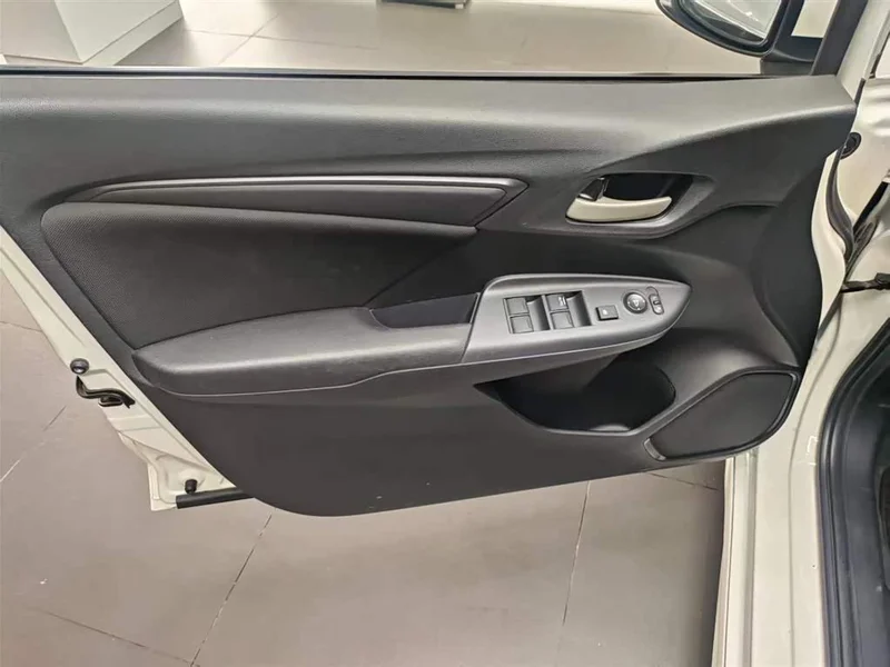 Honda Fit — фото 12