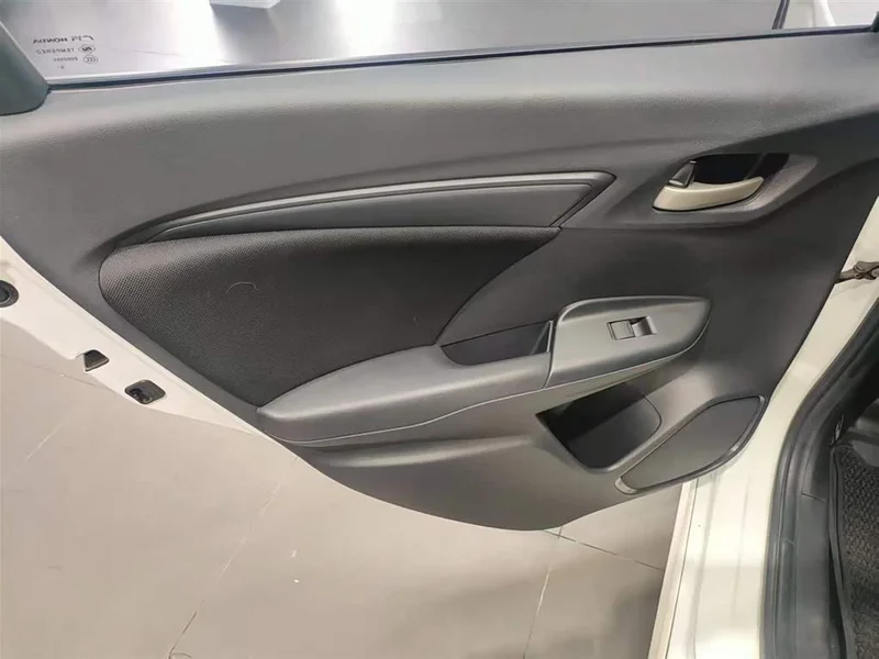 Honda Fit — фото 14