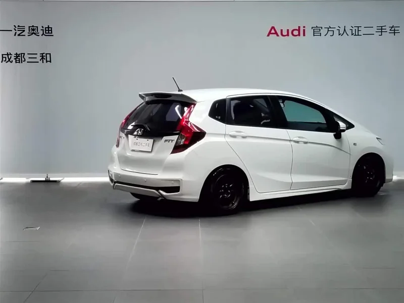 Honda Fit — фото 4