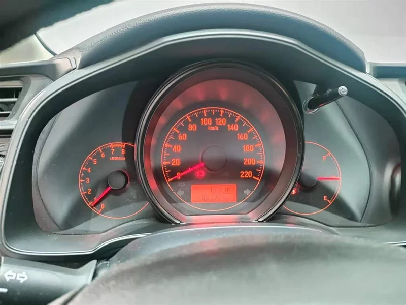 Honda Fit — фото 10