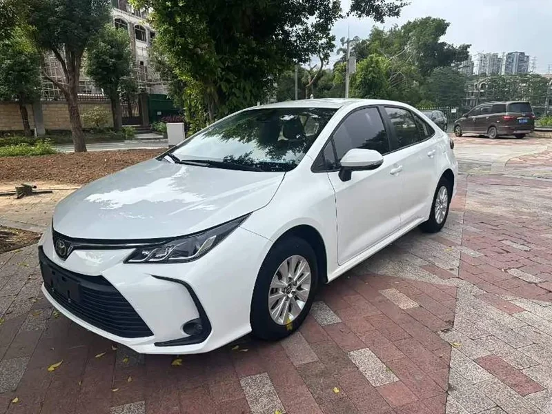 Toyota Corolla — фото 1