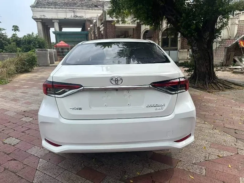 Toyota Corolla — фото 3