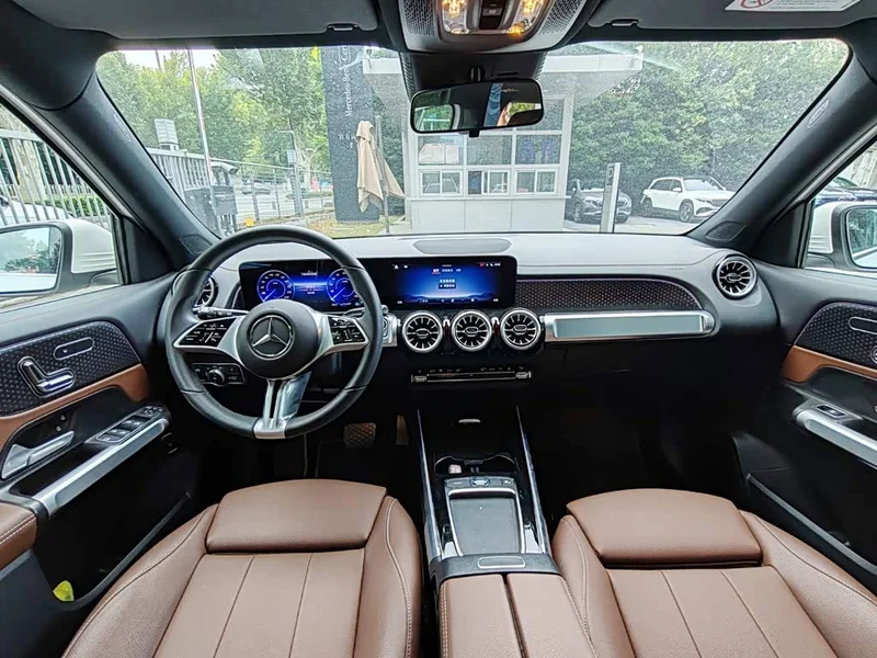Mercedes-Benz EQB — фото 13