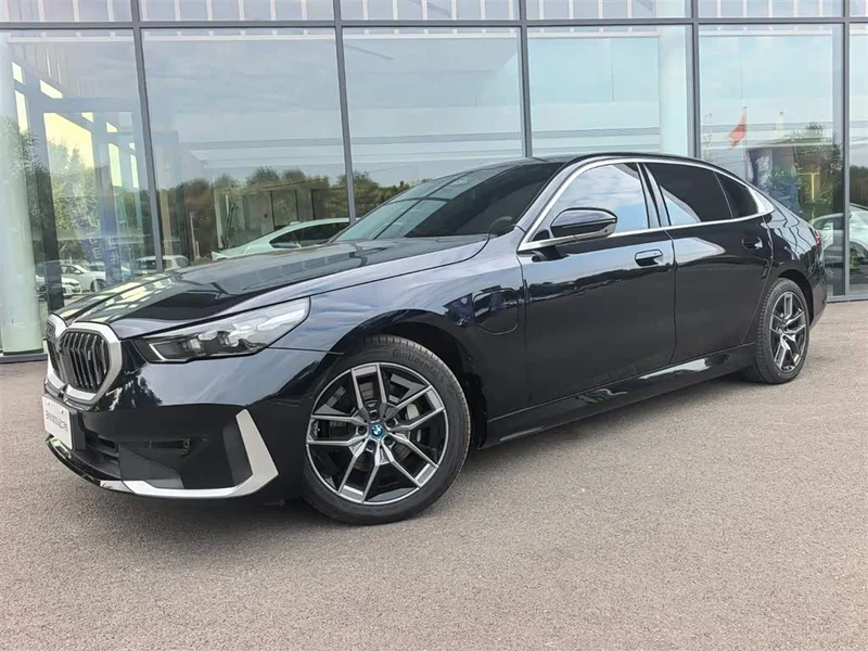 BMW i5 — фото 1