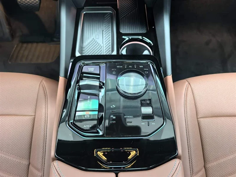 BMW i5 — фото 11