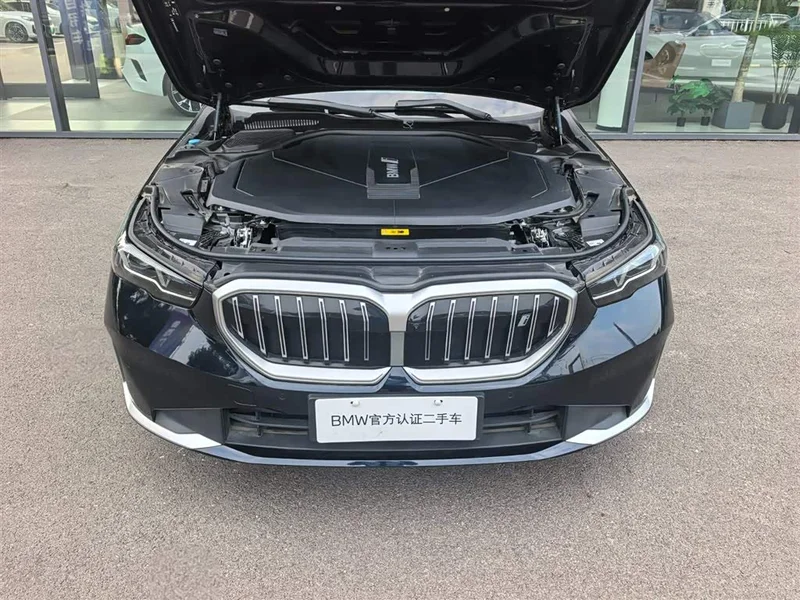 BMW i5 — фото 19