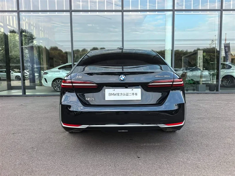 BMW i5 — фото 21