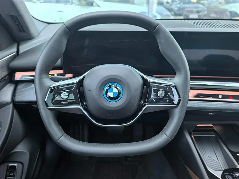BMW i5 — фото 10