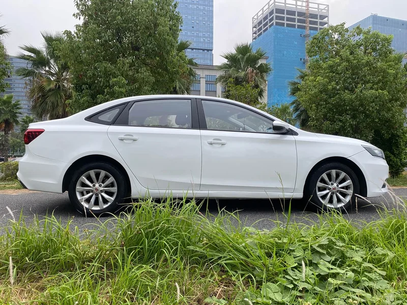 Roewe i6 Classic — фото 5