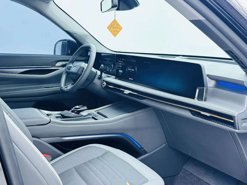 Ford Edge — фото 12