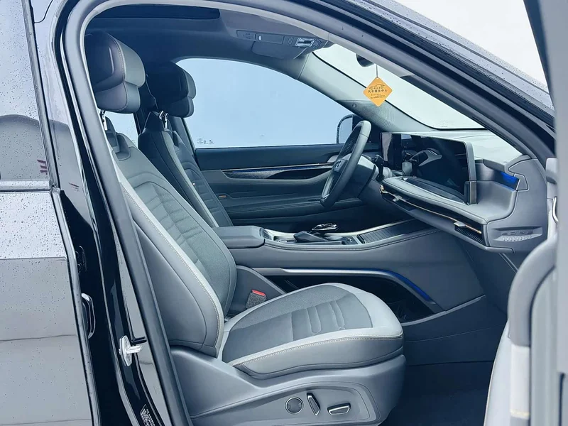 Ford Edge — фото 15