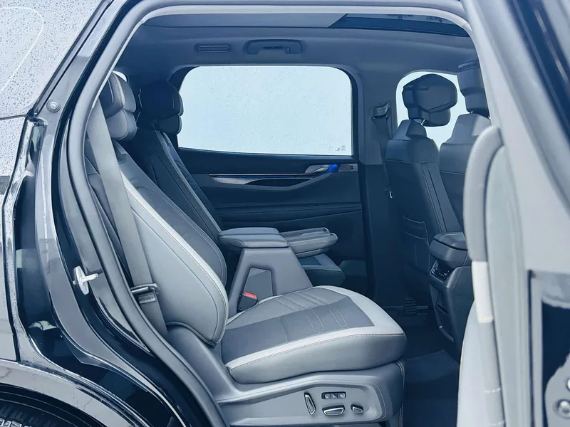 Ford Edge — фото 16