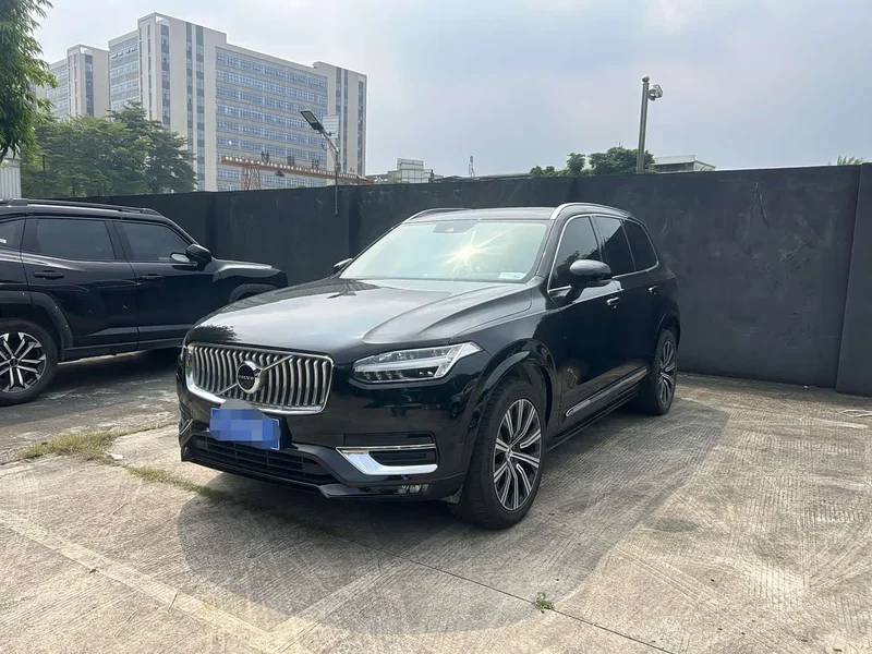 Volvo XC90 — фото 1