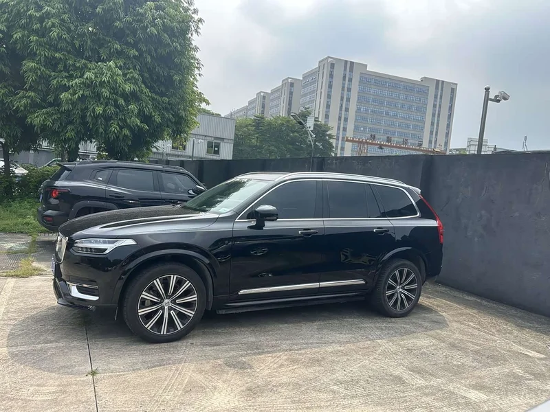 Volvo XC90 — фото 12
