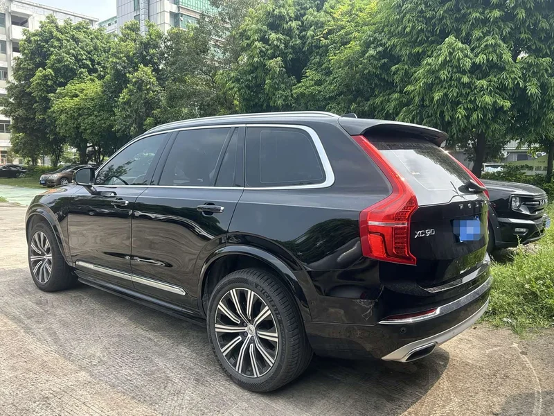 Volvo XC90 — фото 13