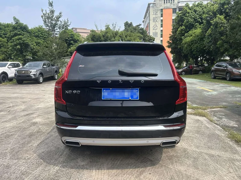 Volvo XC90 — фото 15