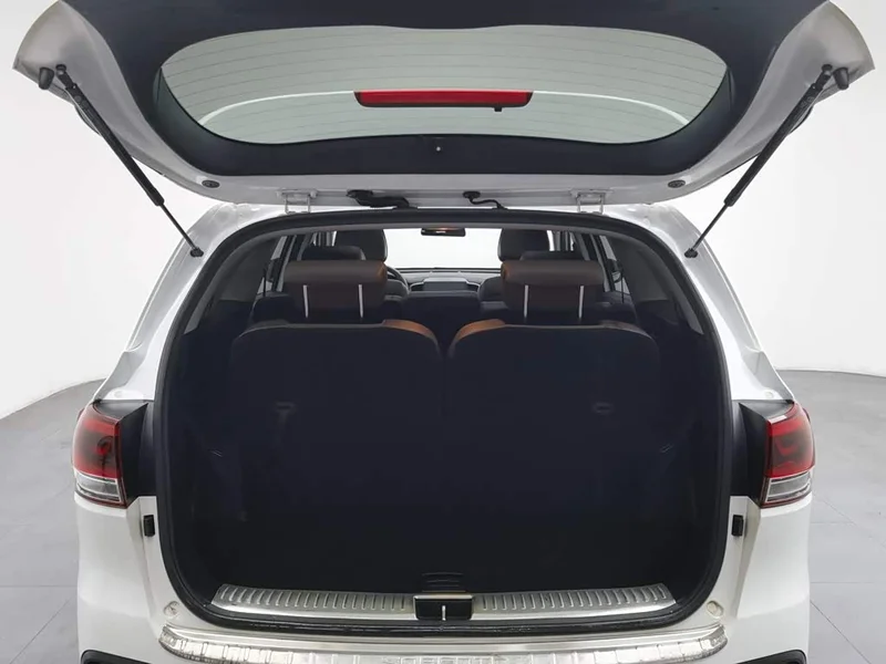 Kia Sorento — фото 16