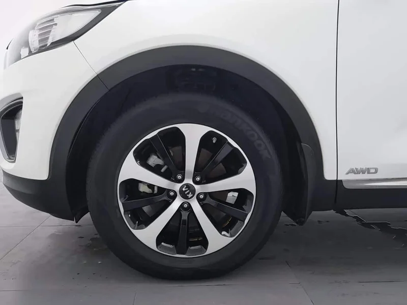 Kia Sorento — фото 17