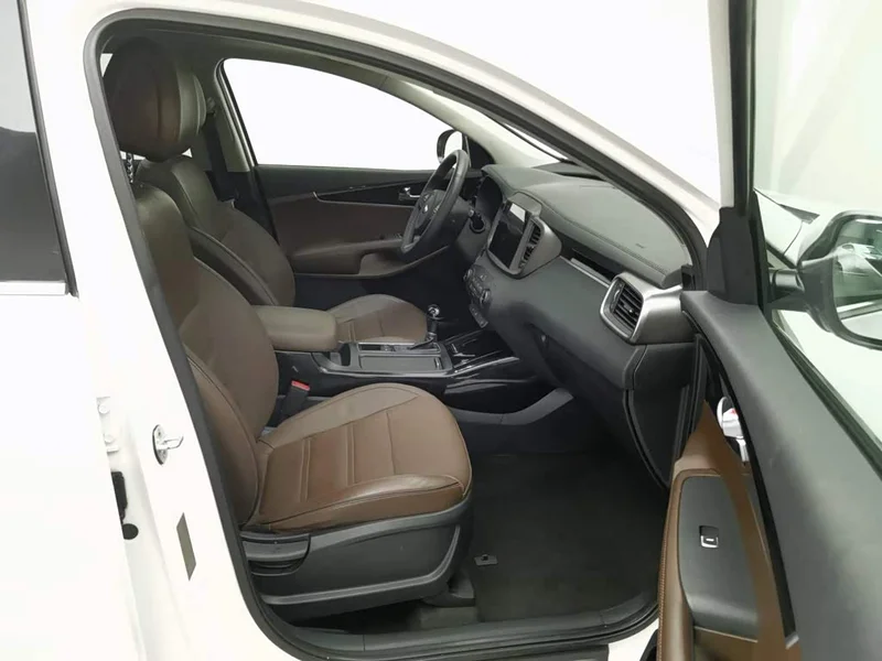 Kia Sorento — фото 23